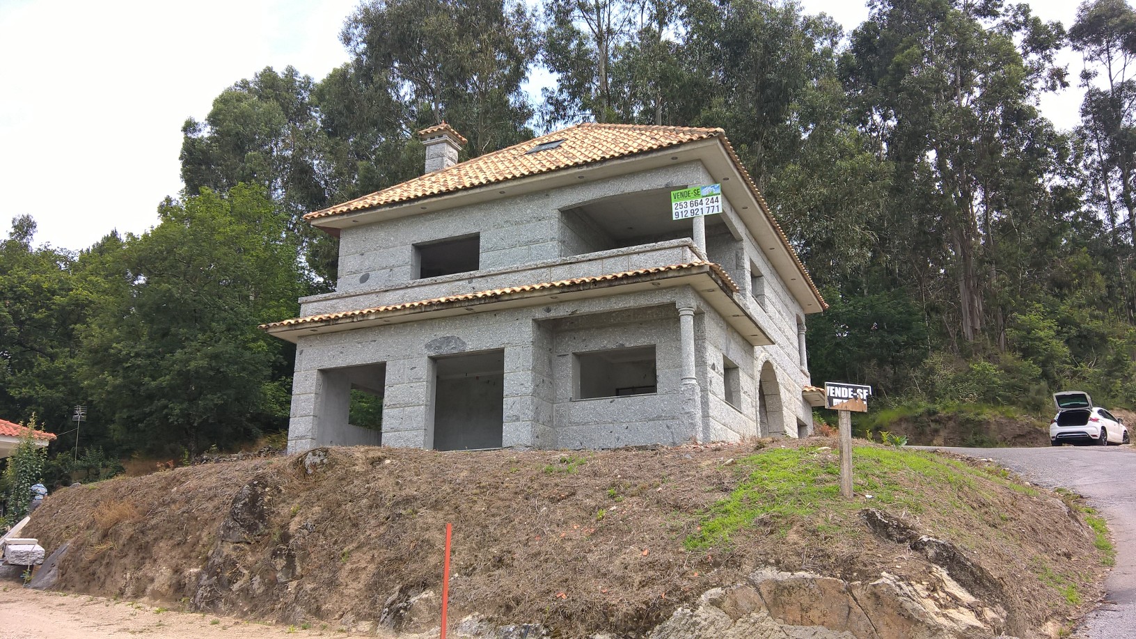 Vivenda individual em construção